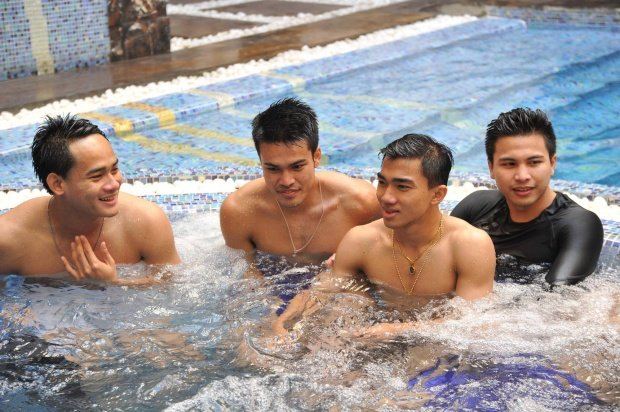เมสซีเจ สุดฟินนำทีมช้างศึกลงแช่น้ำ