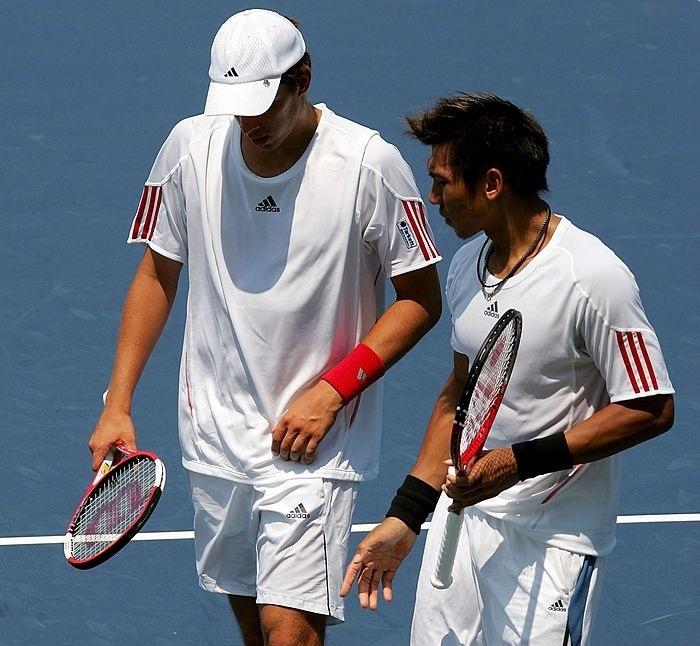 Thailand tennis player ภราดร ศรีชาพันธ์ สุดยอดนักเทนนิสอันดับ 1 ของไทย