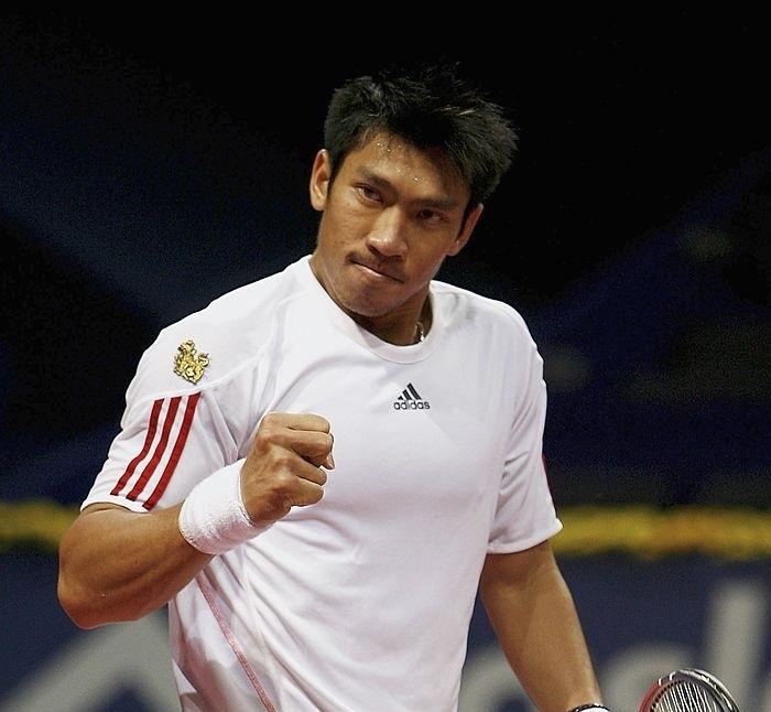 Thailand tennis player ภราดร ศรีชาพันธ์ สุดยอดนักเทนนิสอันดับ 1 ของไทย