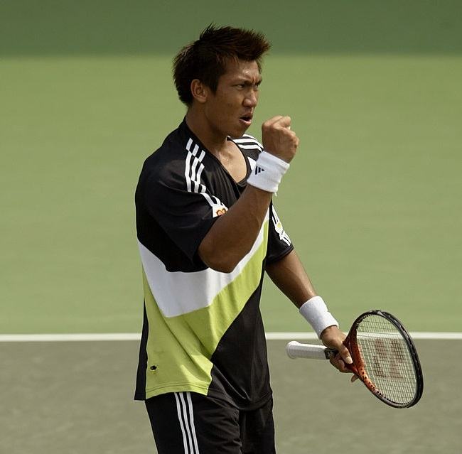 Thailand tennis player ภราดร ศรีชาพันธ์ สุดยอดนักเทนนิสอันดับ 1 ของไทย