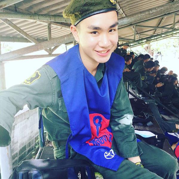 คัดมาพิเศษ ร.ด.เด็กไทย หล่อๆ  แซ่บเวอร์!!