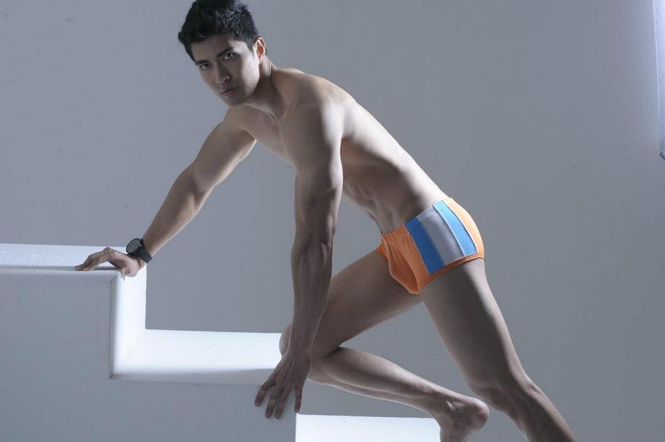 เลียหนุ่มหุ่นดี (พอล)