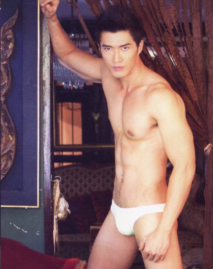 เลียหนุ่มหุ่นดี (พอล)