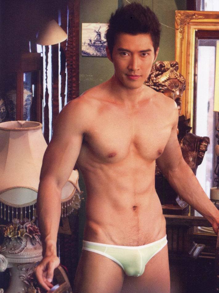 เลียหนุ่มหุ่นดี (พอล)