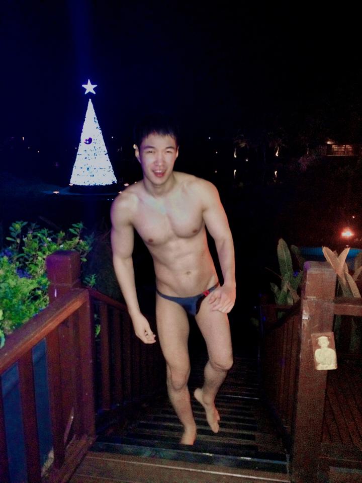เผ็ชมาก!!! ท้าลมทะเล ขาว แน่น เป้าตุง