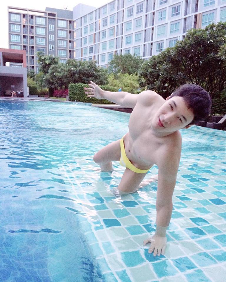 เผ็ชมาก!!! ท้าลมทะเล ขาว แน่น เป้าตุง