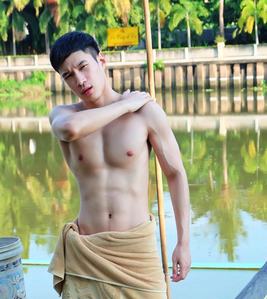เผ็ชมาก!!! ท้าลมทะเล ขาว แน่น เป้าตุง