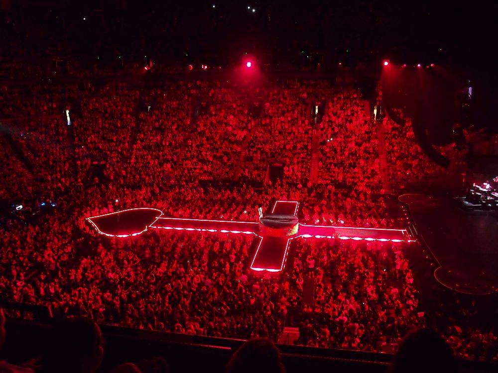 แม่คือแม่! รวมภาพเด็ดจาก Madonna Rebel Heart Tour