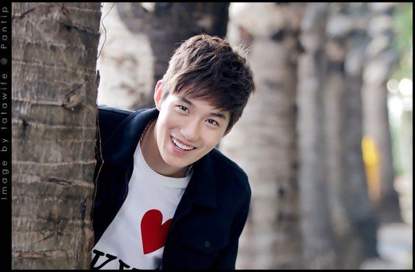 ต่อ ธนภพ (ฮอร์โมน) หล่อฮอตสุดๆ โปรโมต Kiss Photobook