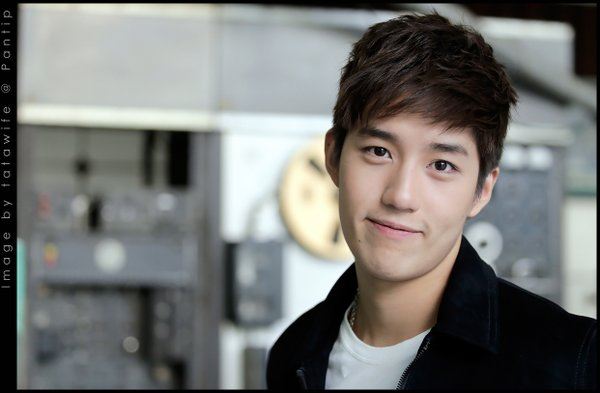 ต่อ ธนภพ (ฮอร์โมน) หล่อฮอตสุดๆ โปรโมต Kiss Photobook