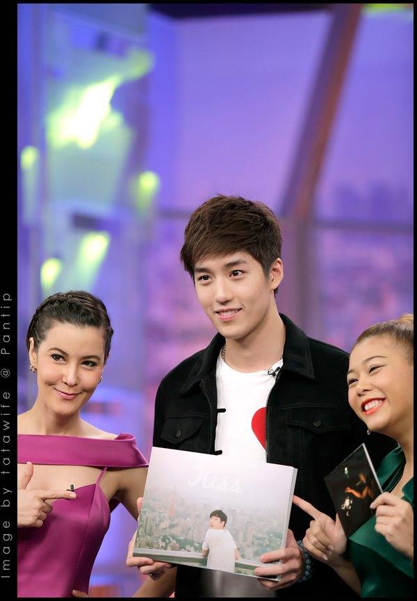 ต่อ ธนภพ (ฮอร์โมน) หล่อฮอตสุดๆ โปรโมต Kiss Photobook