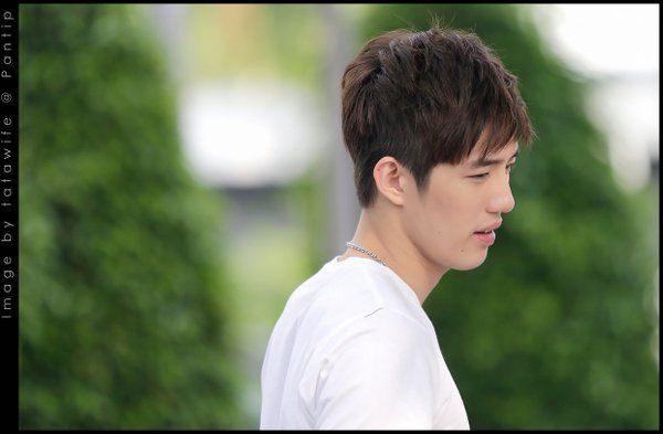 ต่อ ธนภพ (ฮอร์โมน) หล่อฮอตสุดๆ โปรโมต Kiss Photobook