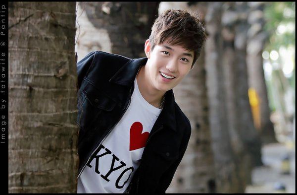 ต่อ ธนภพ (ฮอร์โมน) หล่อฮอตสุดๆ โปรโมต Kiss Photobook
