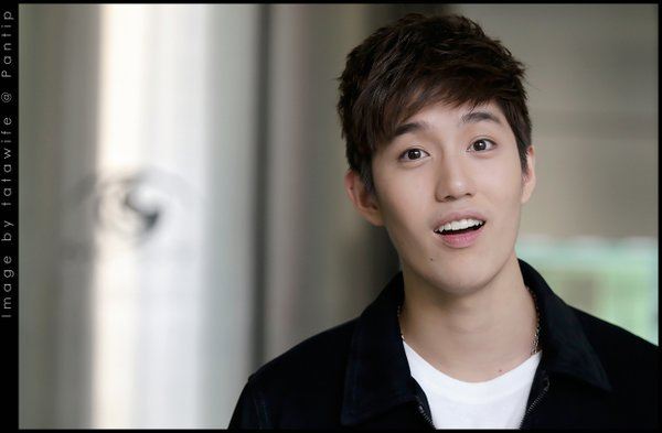 ต่อ ธนภพ (ฮอร์โมน) หล่อฮอตสุดๆ โปรโมต Kiss Photobook