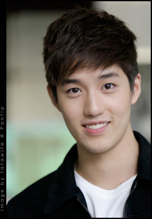 ต่อ ธนภพ (ฮอร์โมน) หล่อฮอตสุดๆ โปรโมต Kiss Photobook