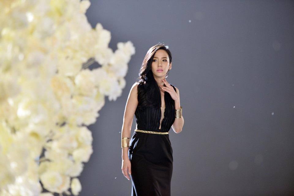 อั้ม พัชราภา @ ภาพเบื้องหลังโฆษณามิสทีน แป้งเมย์ ฟลาวเวอร์