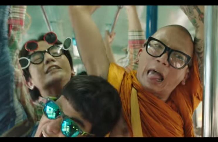 น่าดูมาก! หนัง "หลวงพี่แจ๊ส 4G" ฉากหลวงพี่โหนรถเมล์ฮามาก MV 1 วัน ล้านวิว