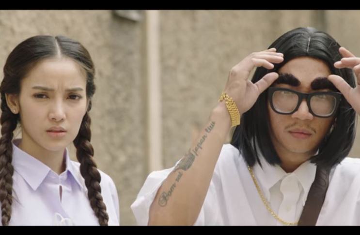 น่าดูมาก! หนัง "หลวงพี่แจ๊ส 4G" ฉากหลวงพี่โหนรถเมล์ฮามาก MV 1 วัน ล้านวิว