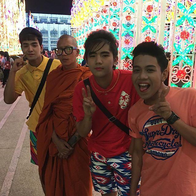 น่าดูมาก! หนัง "หลวงพี่แจ๊ส 4G" ฉากหลวงพี่โหนรถเมล์ฮามาก MV 1 วัน ล้านวิว