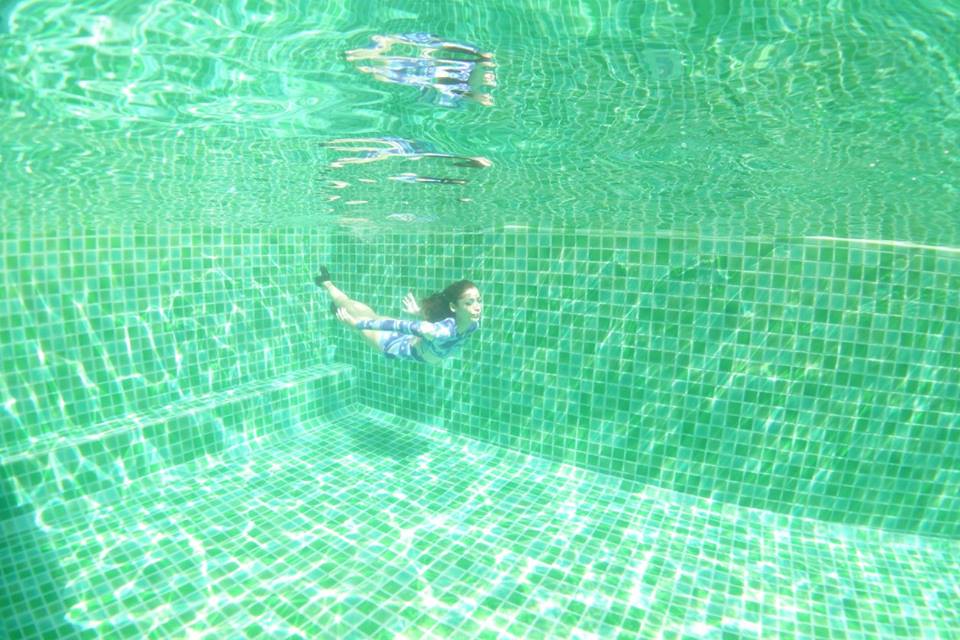 จีน่า (The Face 2) @ ภาพเบื้องหลัง DA+PP Swimwear Summer 2016