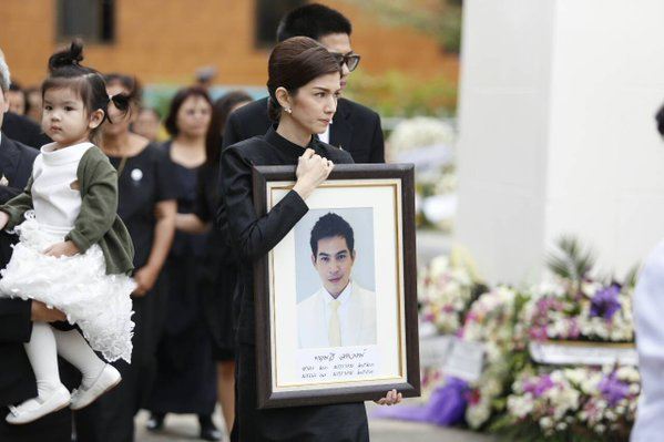 รวมภาพประวัติศาสตร์ งานพระราชทานเพลิงศพพระเอกหนุ่ม“ด้วยรักและอาลัย ปอ ทฤษฎี”