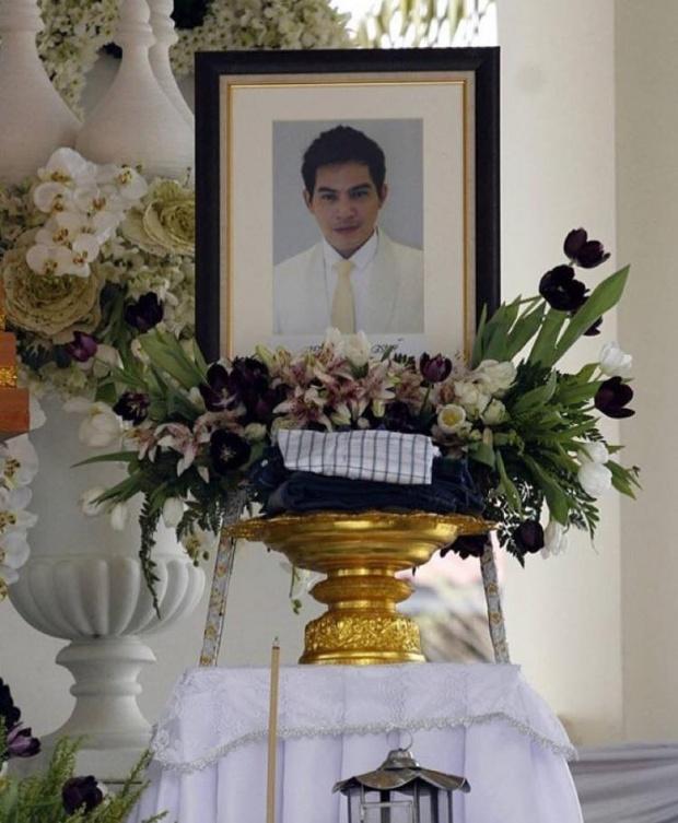 รวมภาพประวัติศาสตร์ งานพระราชทานเพลิงศพพระเอกหนุ่ม“ด้วยรักและอาลัย ปอ ทฤษฎี”
