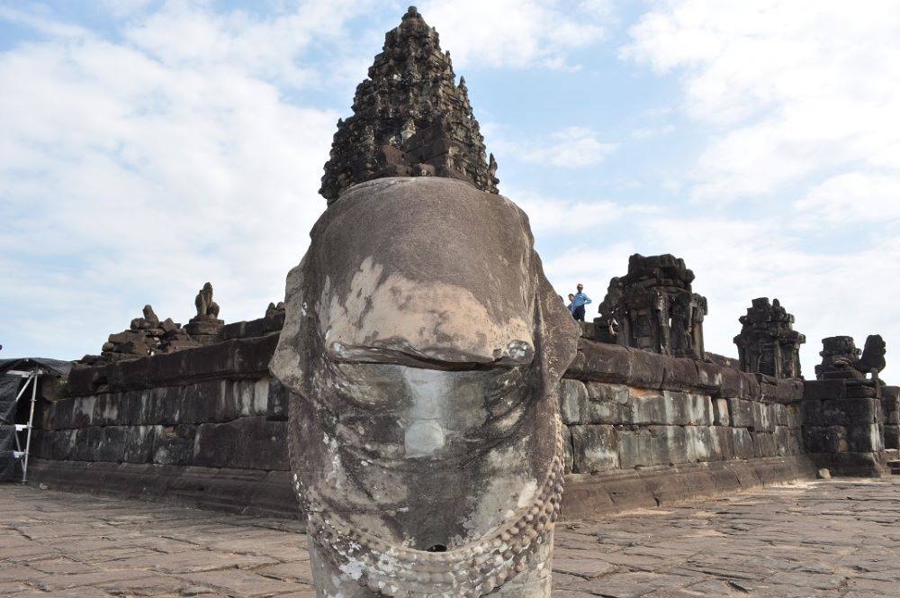 ปราสาทบาโกง ปราสาทในยุคแรกๆของอาณาจักรขอม
