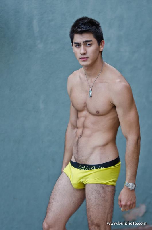 ถอดผ้าท้าลมหนาว
