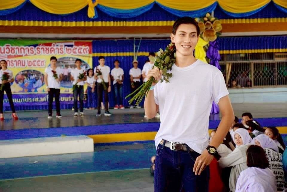 นักเรียนชายน่ารัก ราชดำริ