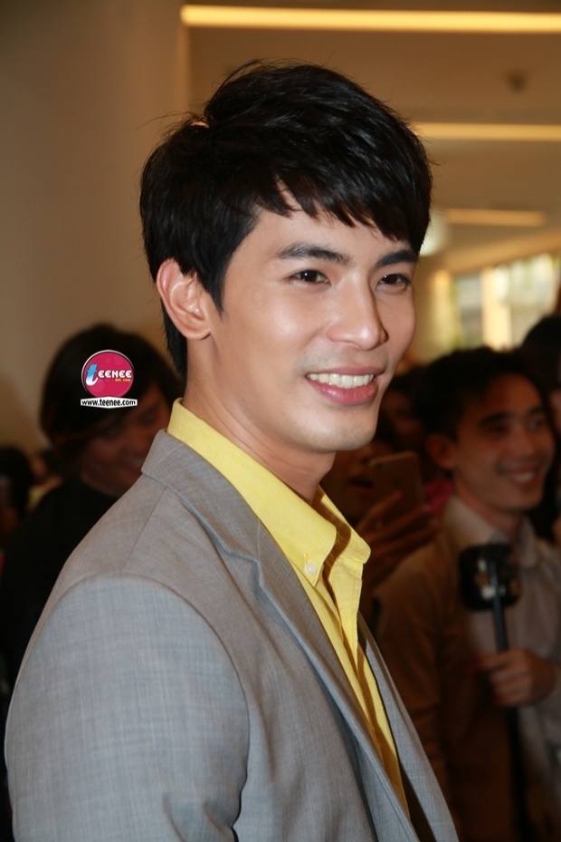 สน ยุกต์ โปรยยิ้มกระจายแบบนี้ ดูหล่อมาก!