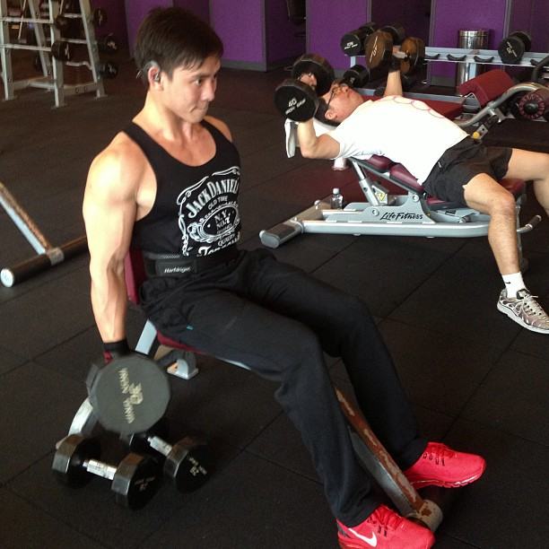 เติมตระกูล ลูกชายสุดหล่อล่ำของ ชูวิทย์ กมลวิศิษฎ์