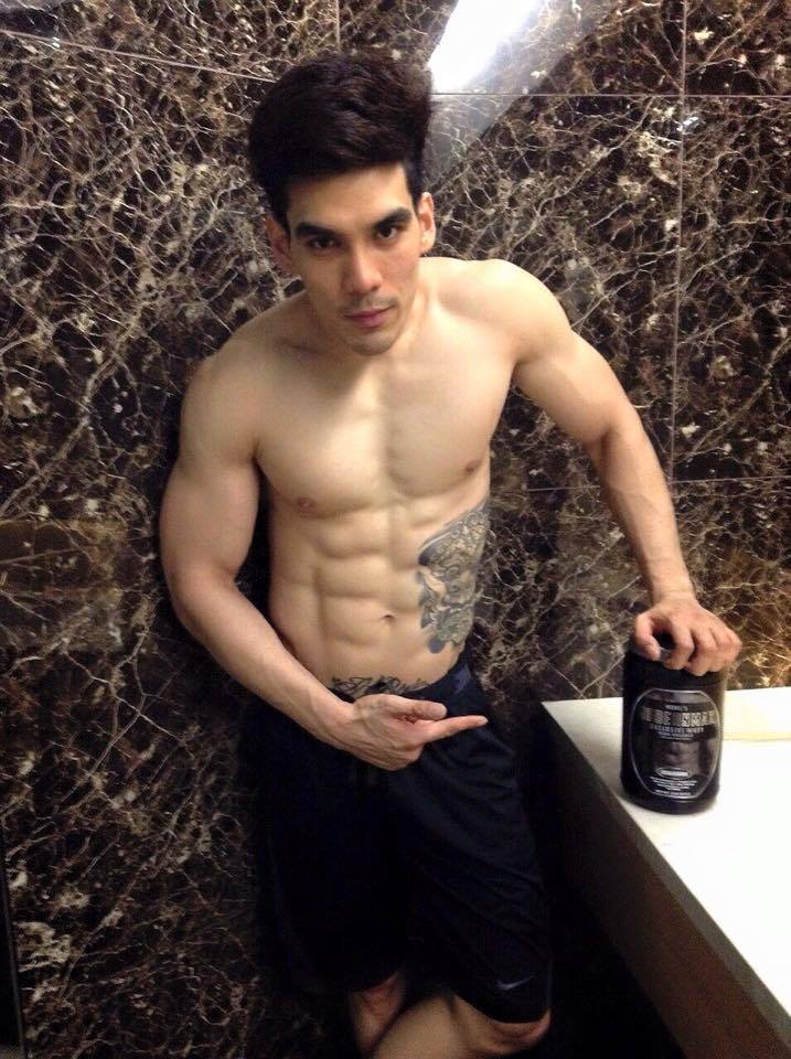 เลียเลยรอไร