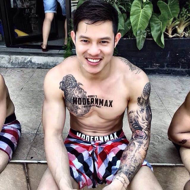 เลียเลยรอไร
