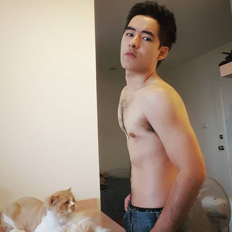 เลียเลยรอไร