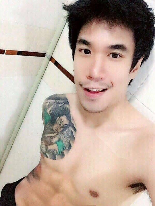 เลียเลยรอไร