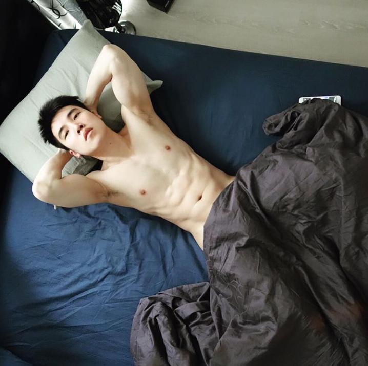 วันสบายของหนุ่มตี๋สุดหล่อ