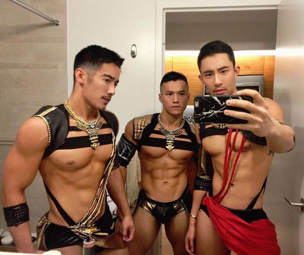 Hot guy in underwear 113
