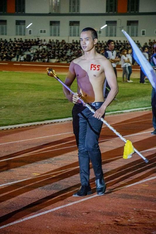 ขบวนพาเหรดหนุ่มหล่อฟิตเฟิร์ม แซ่บๆ
