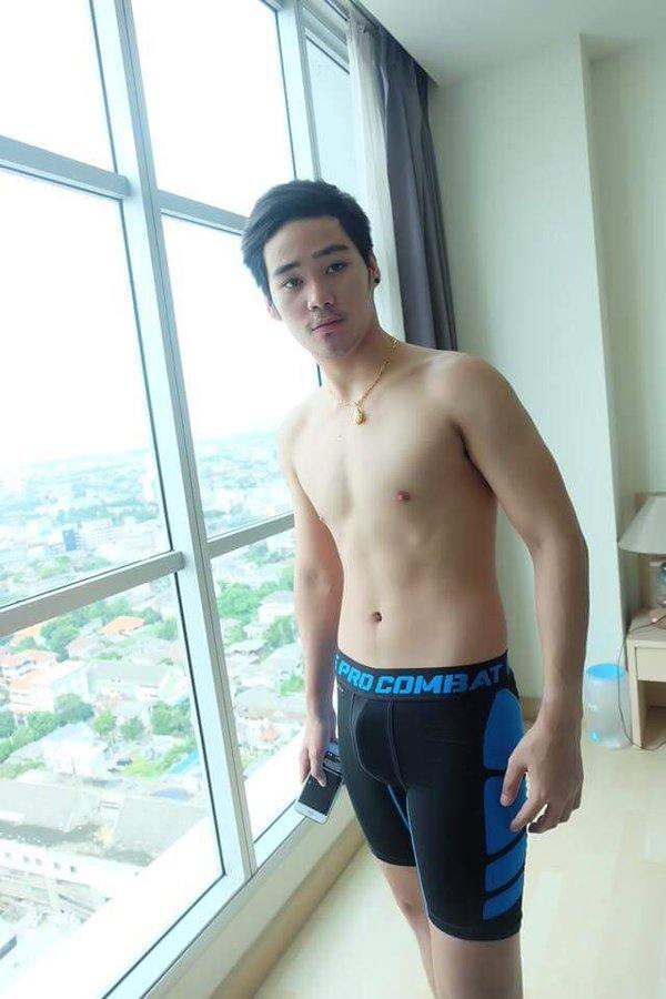 หนุ่มๆพาเพลิน