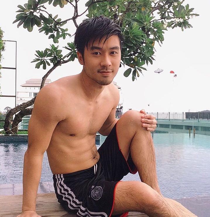 หนุ่มเครา รูปหล่อ