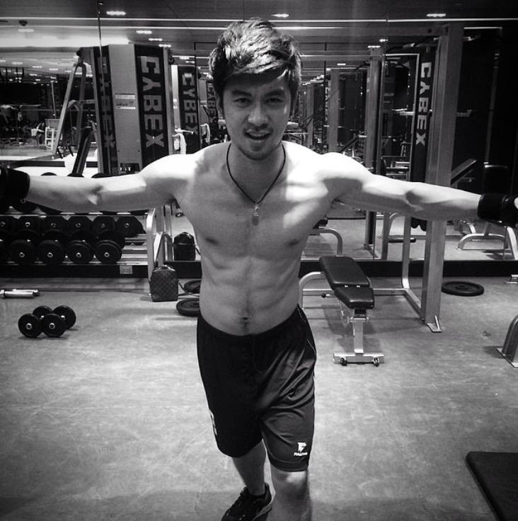 หนุ่มเครา รูปหล่อ