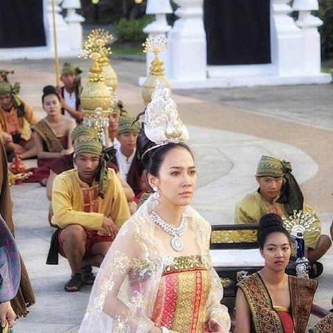 รวมภาพประกอบละครฟอร์มยักษ์ "เพลิงพระนาง" (เวอร์ชั่น 2016)