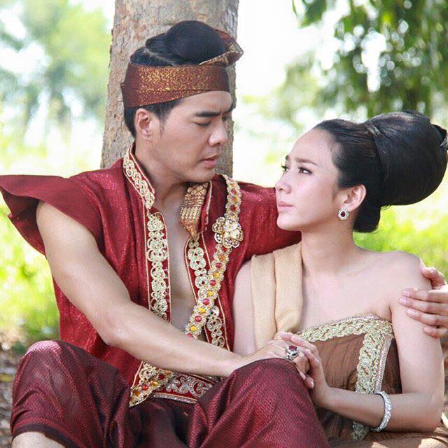 รวมภาพประกอบละครฟอร์มยักษ์ "เพลิงพระนาง" (เวอร์ชั่น 2016)