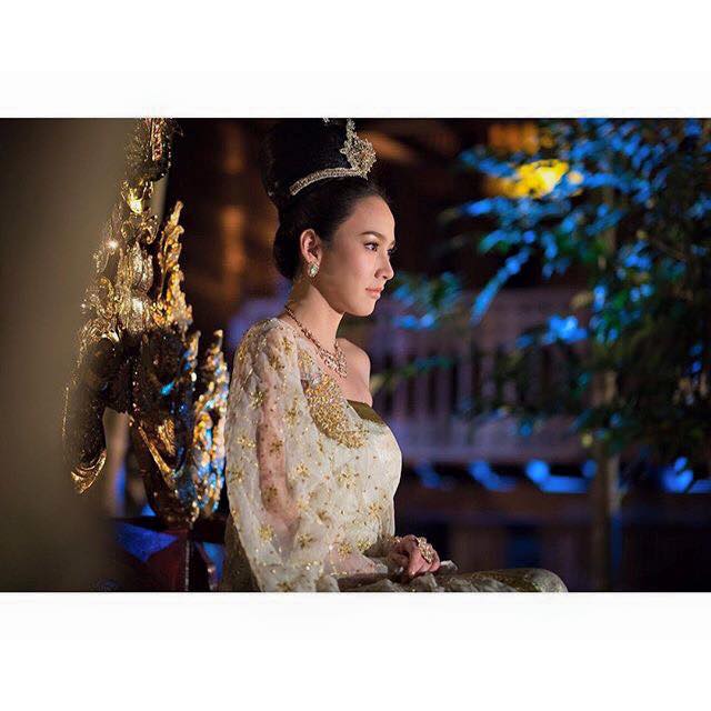 รวมภาพประกอบละครฟอร์มยักษ์ "เพลิงพระนาง" (เวอร์ชั่น 2016)