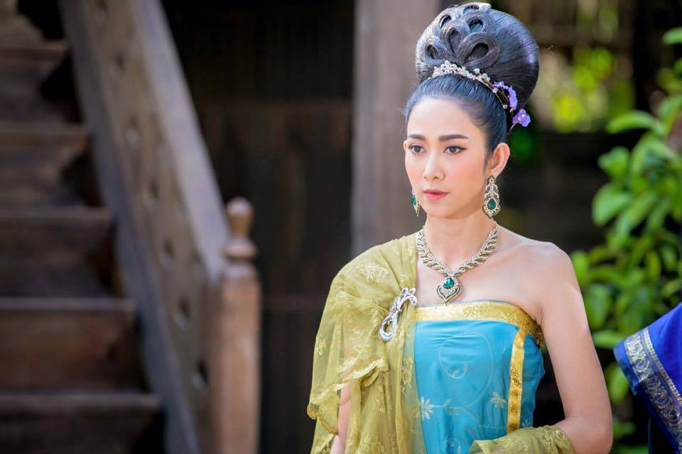 รวมภาพประกอบละครฟอร์มยักษ์ "เพลิงพระนาง" (เวอร์ชั่น 2016)