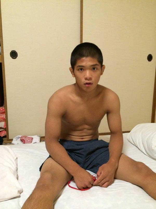 หนุ่มๆรับลมหนาว