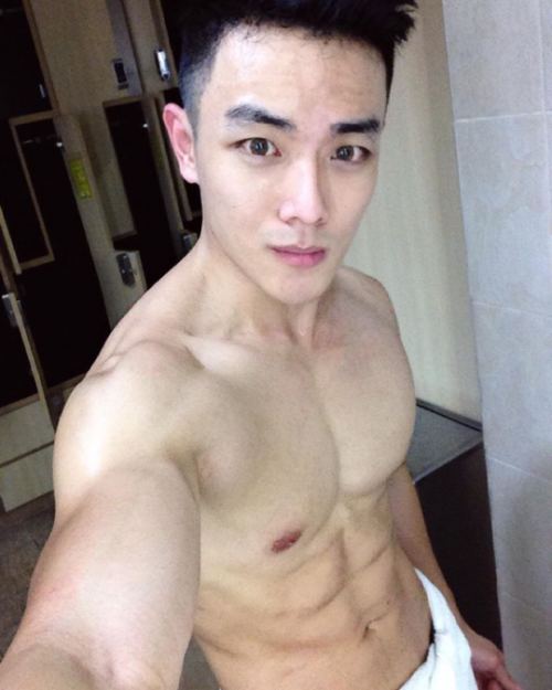 หนุ่มๆรับลมหนาว