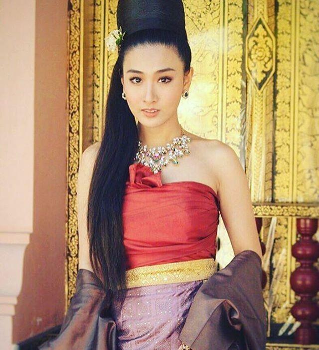 อัพเดทการถ่ายทำละครแห่งปีที่ดารา สื่อ รอดู >> เพลิงพระนาง