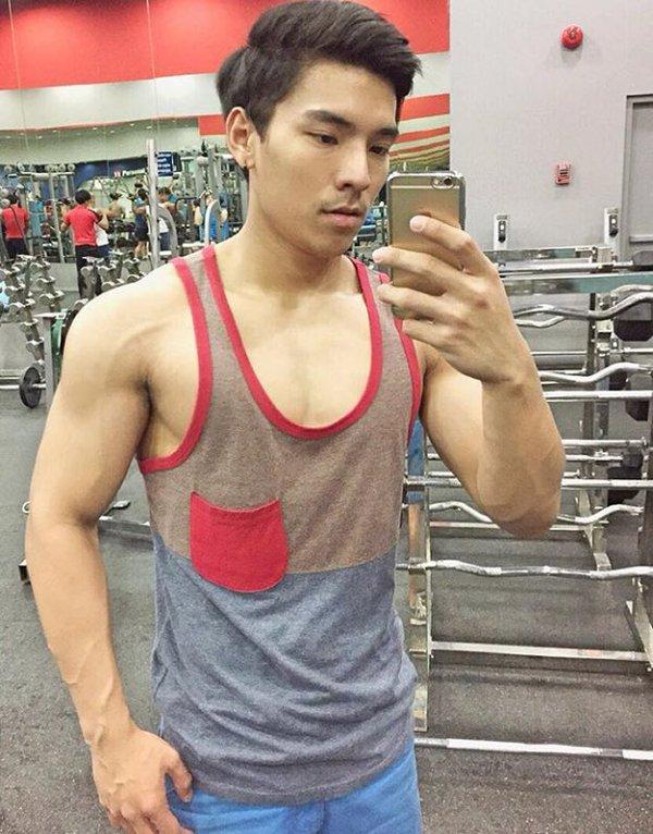 หนุ่มหล่อ หรือ อั่งเปา??
