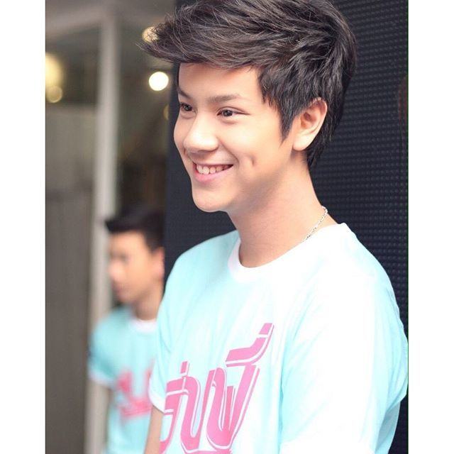 ชอบมากเลย!! ดาวรุ่งน้องใหม่ นนน กรภัทร์ นักแสดงหล่อใสปิ้ง จาก "รุ่นพี่"